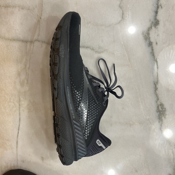 Brooks Adrenaline GTS 22 with Guiderail Technology - Picture 3 of 4